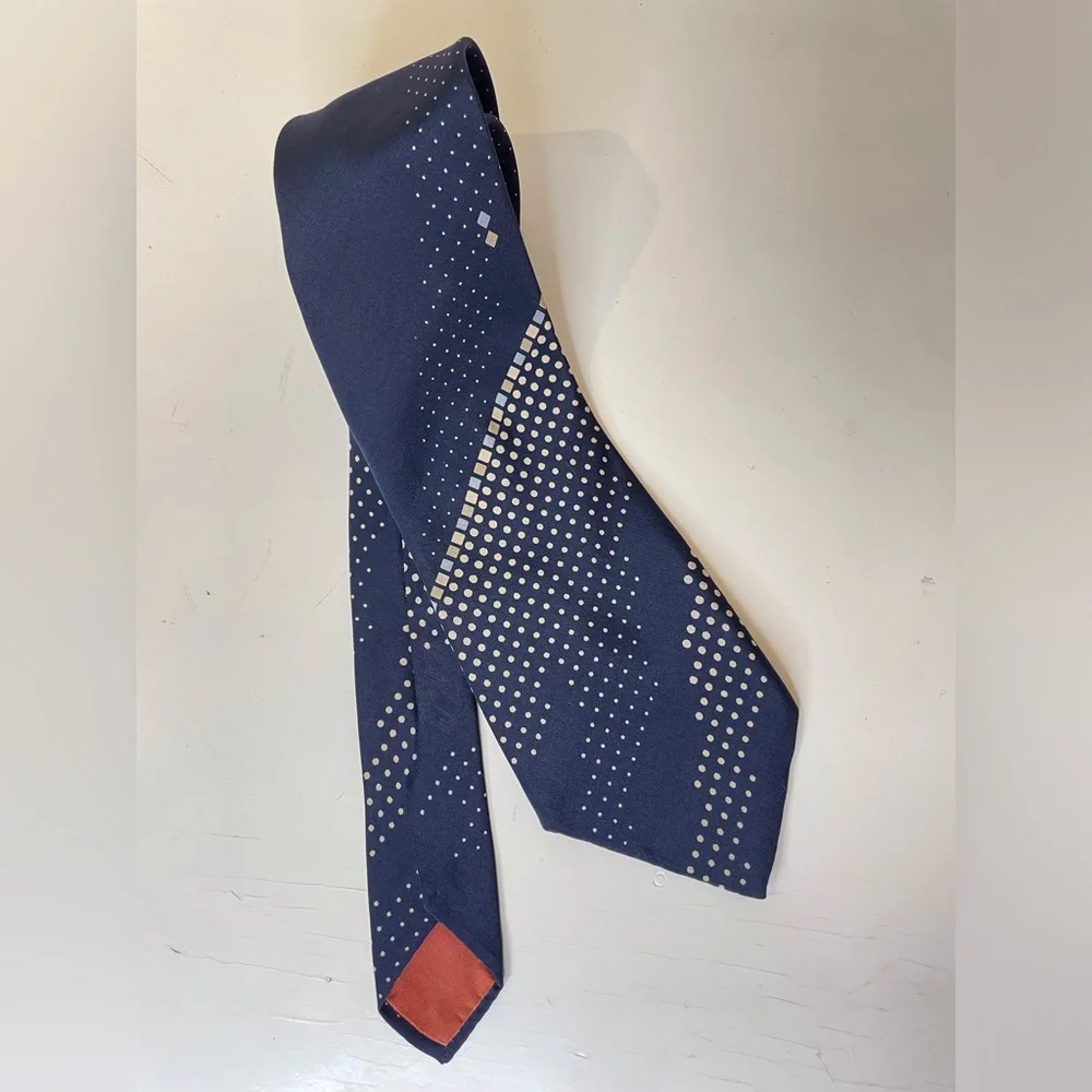 Pierre Cardin Vintage Men's Woven Silk Tie‎ Purple Geometric Design On Blue